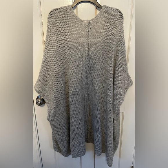 Aerie Knit Poncho - Picture 3 of 7